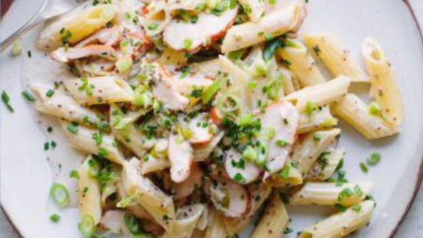 Creamy smoked chicken and chive pasta